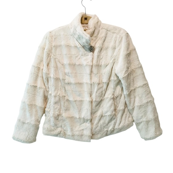 dennis basso Jackets & Blazers - NEW Dennis Basso White Faux Fur Coat Jacket Rhinestone Button Womens Medium GLAM